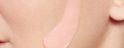 Nahaufnahme Frau mit Creme