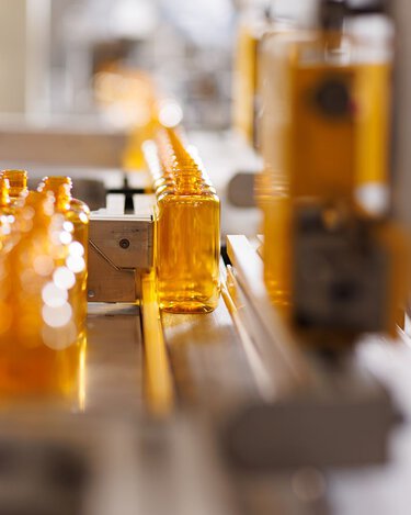 Icon Recylinzyklus von Verpackungen in Herzform