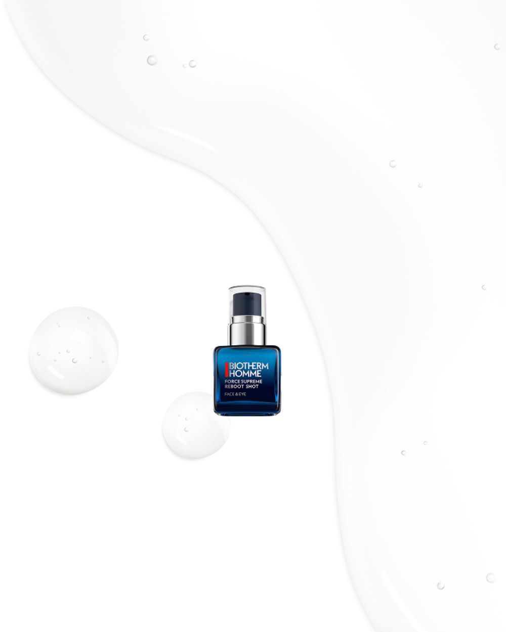 Flasche mit Text: "BIOTHERM HOMME FORCE SUPREME REBOOT SHOT FACE 4.EVER" vor weißem Hintergrund.