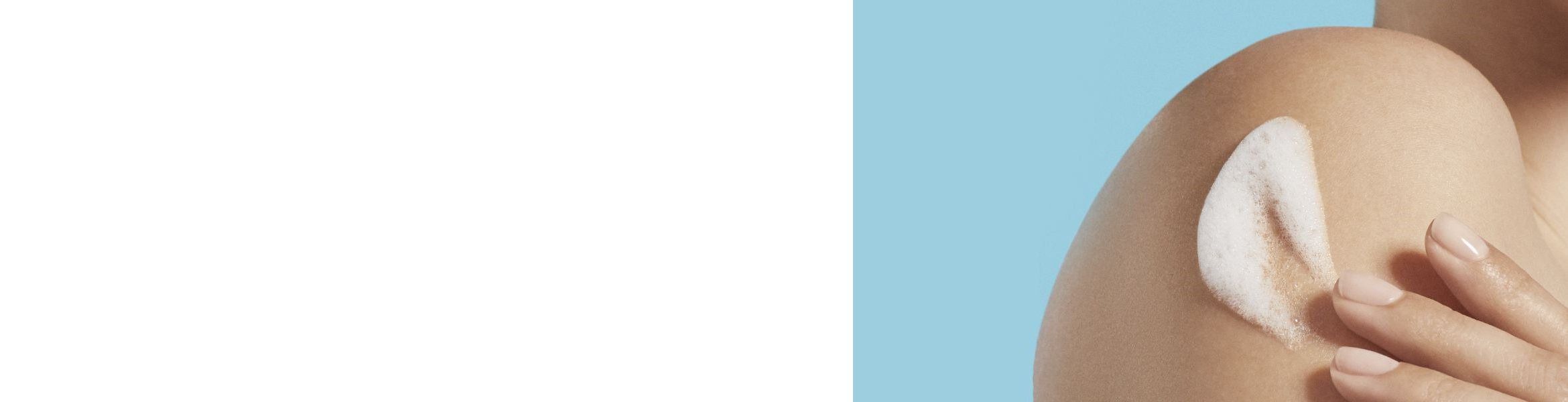 Heller, blauer Hintergrund mit Teil eines menschlichen Arms am rechten Bildrand.