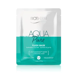 Eine Packung mit der Aufschrift "AQUA Pure FLASH MASK" von Biotherm vor weißem Hintergrund.