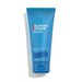 Eine blaue Tube Duschgel steht aufrecht, Hintergrund weiß. Text: "BIOTHERM HOMME AQUAFITNESS SHOWER GEL".